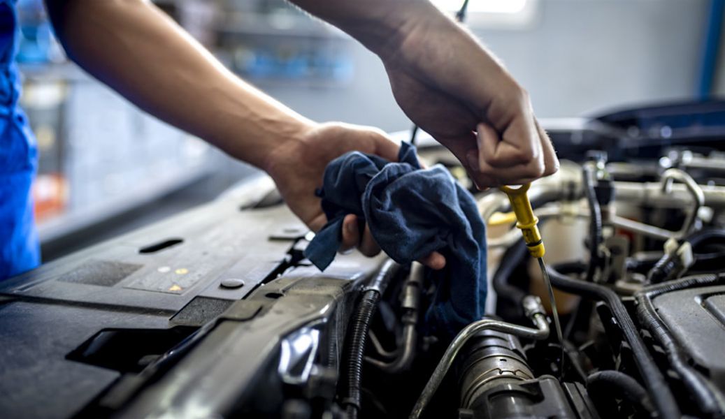 Meccanico auto/truck da avviare ai bus elettrici  CMB215