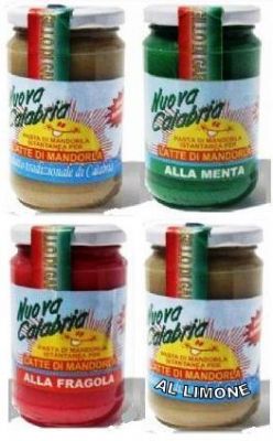 Latte di mandorla fai-da-te.proprio come quello del bar.
