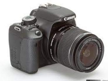 VENDO CANON EOS 600d + Kit EF-S 18/55mm. IS  occasione nuova