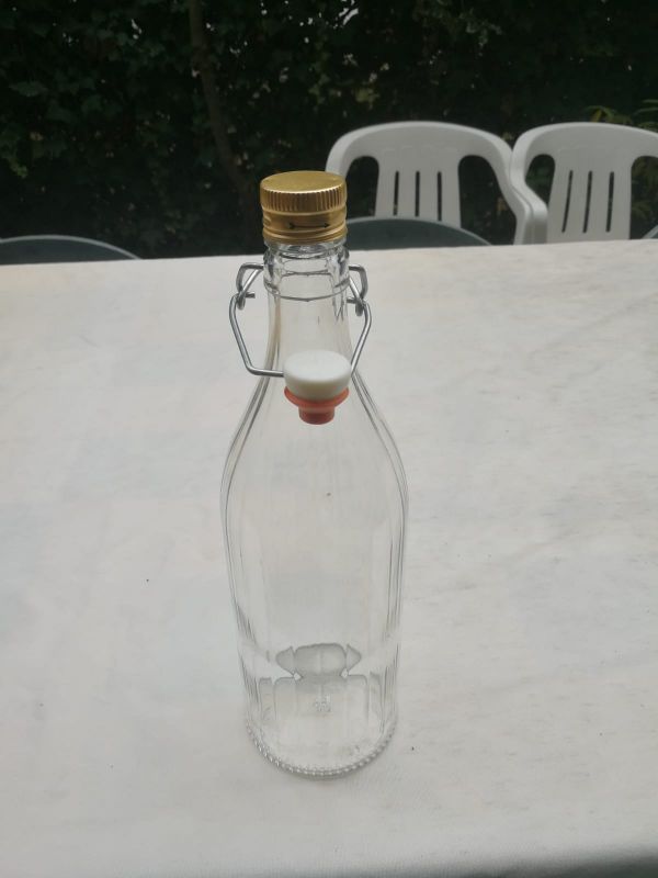 Bottiglie in vetro costellata 