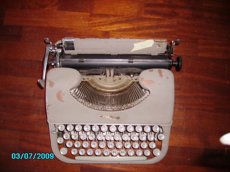 Macchina da scrivere Davos