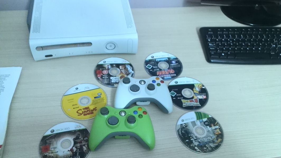 XBOX 360 + 2 JOYPAD WIRELESS + 6 GIOCHI