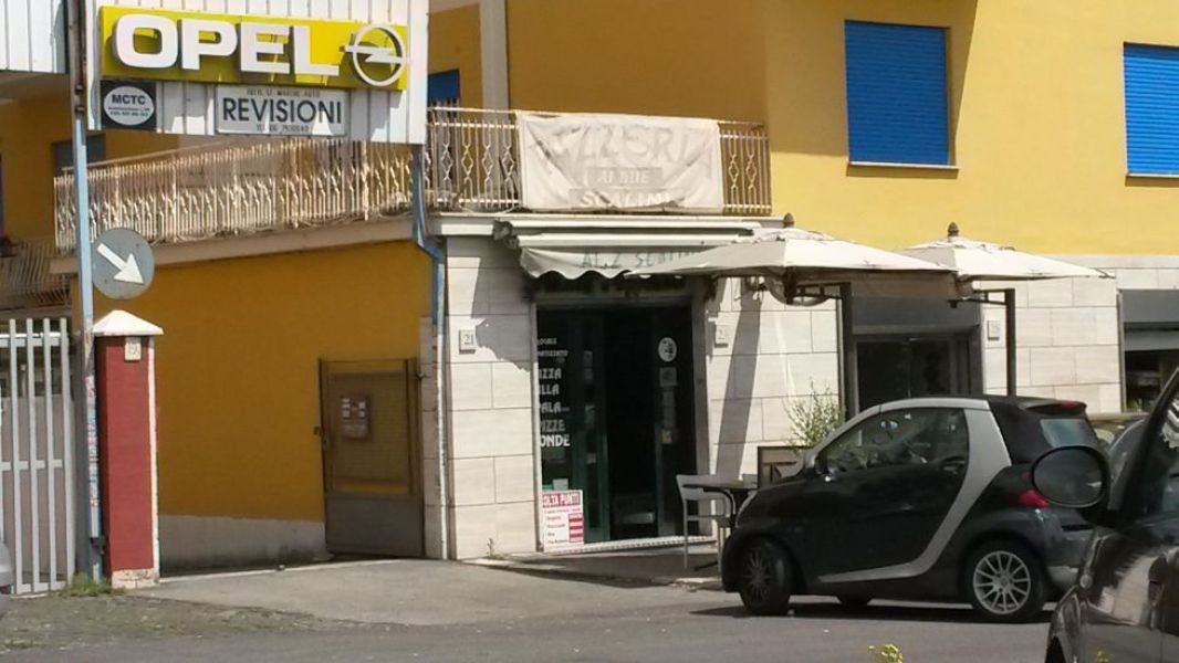 Ad. Subaugusta don Bosco Via Quinto Publicio negozio C1 con Canna Fumaria