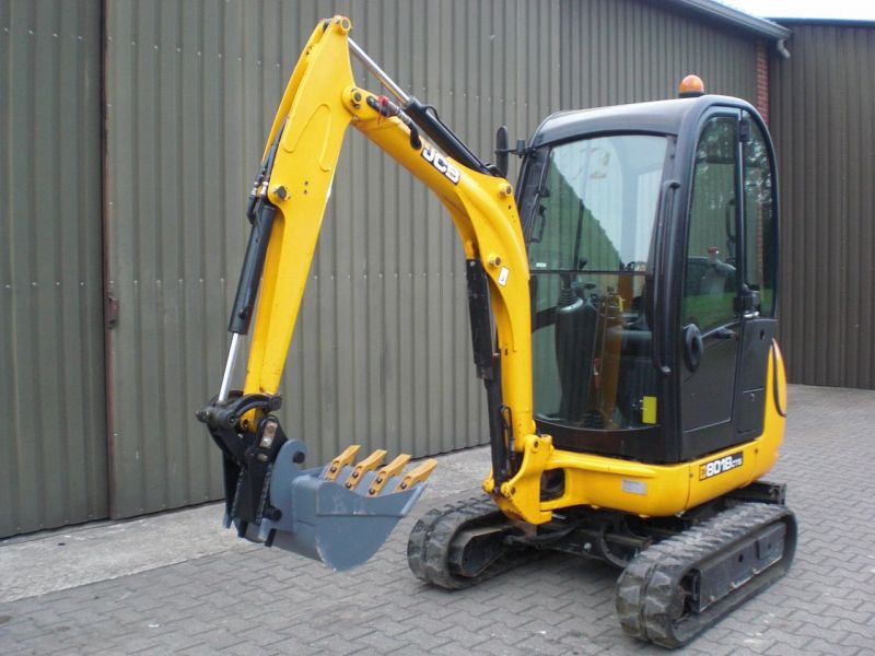  Miniescavatore JCB 8018CTS