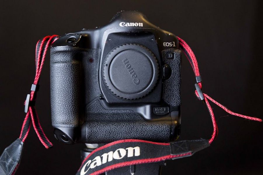 Canon EOS-1D Mark II