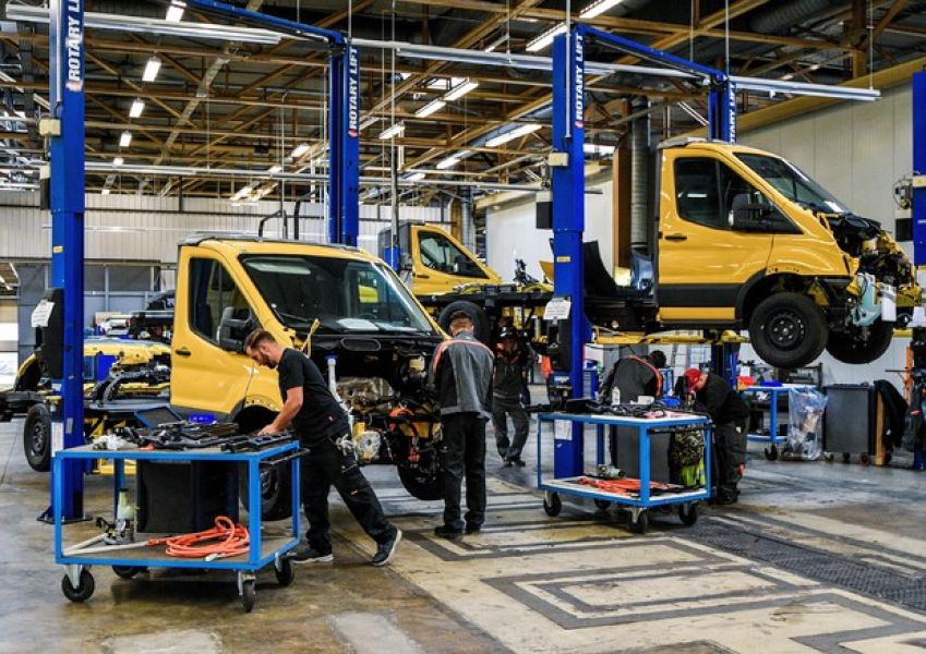 Meccanico auto da avviare ai veicoli industriali  RMI166