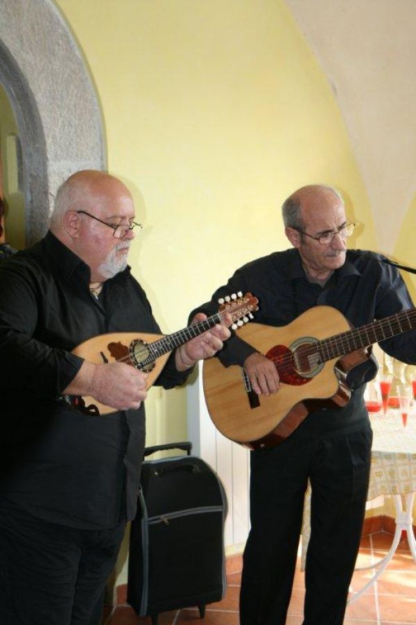 SULLA SERENATA ALLA SPOSA OCCORRE LA POSTEGGIA!---Euro 195---