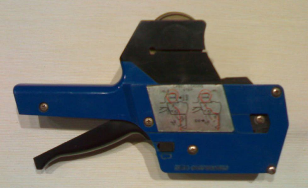 ETICHETTATRICE MANUALE a linea singola, marca SATO tipo SAMARK PB. 