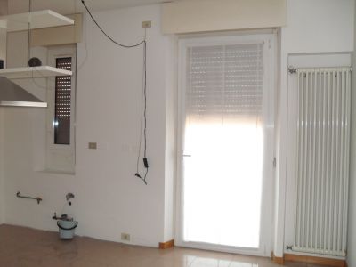 AFFITTO TRILOCALE RISTRUTTURATO