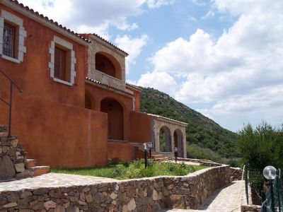 VENDITA SPLENDIDA VILLA ARREDATA E CON FANTASTICA VISTA PANORAMICA - LI CUPUNEDDI - SAN TEODORO