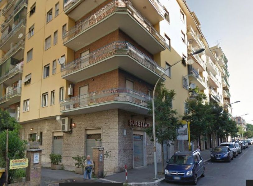 Colli albani a 200mt metro A appartamento di 74 mq