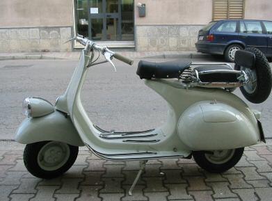 Vendo Vespa Faro Basso tre marce Cilindrata 125 cc del 1957