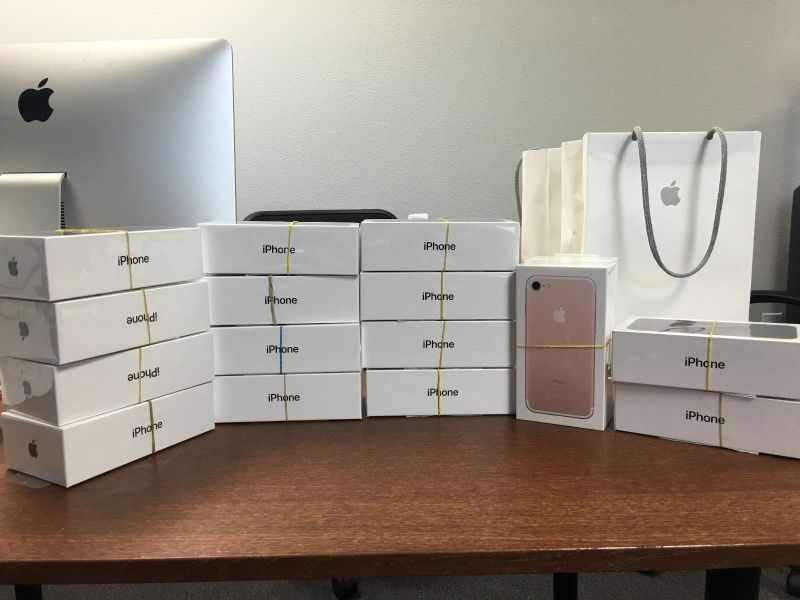 VENDITA APPLE IPHONE 7/7 PLUS 128GB -GARANZIA ITALIA DUE ANNI- 550