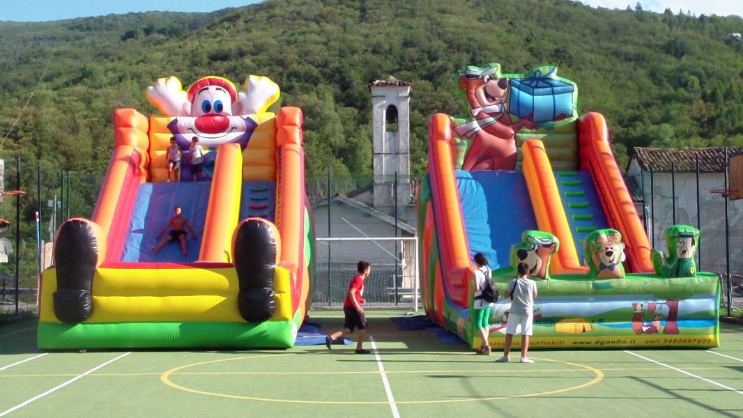 Noleggio gonfiabili per bambini milano