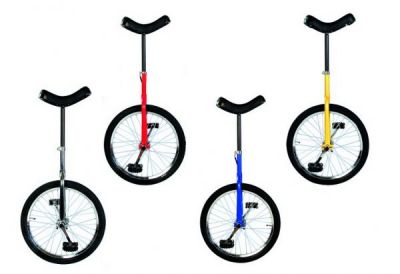 Monociclo, uniciclo, unicycle, monoruota biciclette ad una ruota e speciali giraffa muni ruota estre
