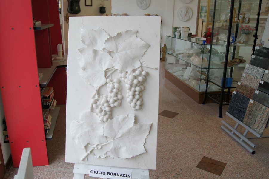 Bassorilievo in marmo Adria scolpito interamente a mano