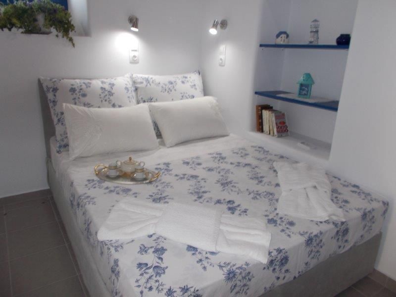 Grecia Cicladi isola di Milos affittasi studio/appartamento da 2 /8 persone 