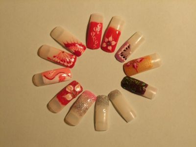 PARRUCCHIERA-MANICURE ESPERTA NAILS ART-PEDICURE TRUCCO ESPERTA