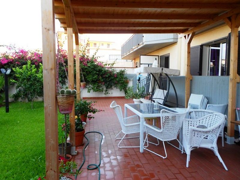 Acireale appartamento 'Via Vigo' 4 vani con giardino