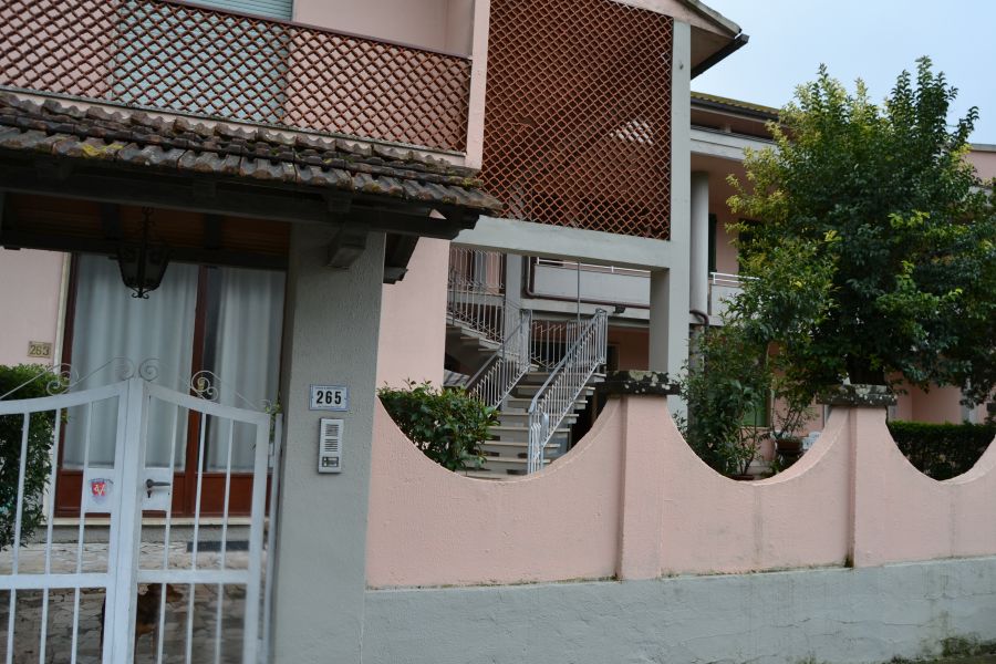 Appartamento ammobiliato indipendente con biancheria e posate