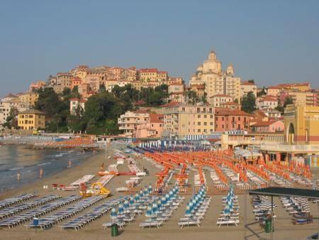 Riviera Ligure di ponente Vicini Sanremo Montecarlo ad Imperia