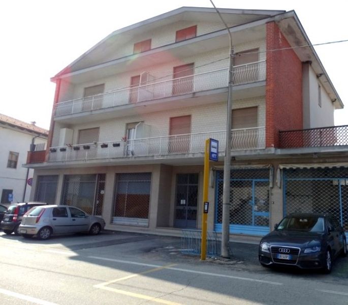 Quattro appartamenti ed una mansarda vendesi