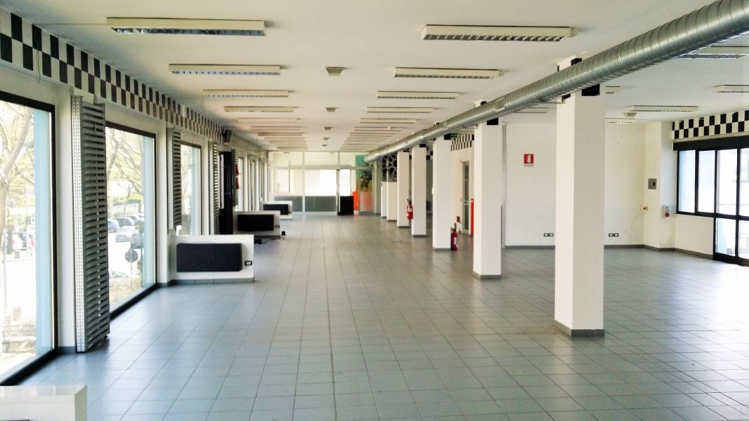 Affittasi Immobile Viale Casiraghi 427 Sesto San Giovanni	