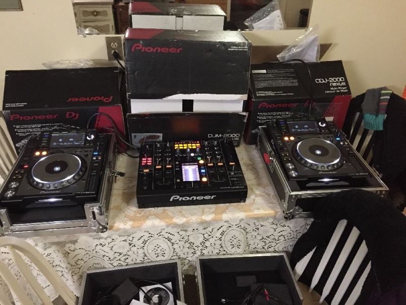 Pioneer CDJ 2000 nexus