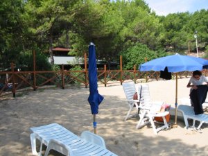 Villetta su spiaggia in baia privata